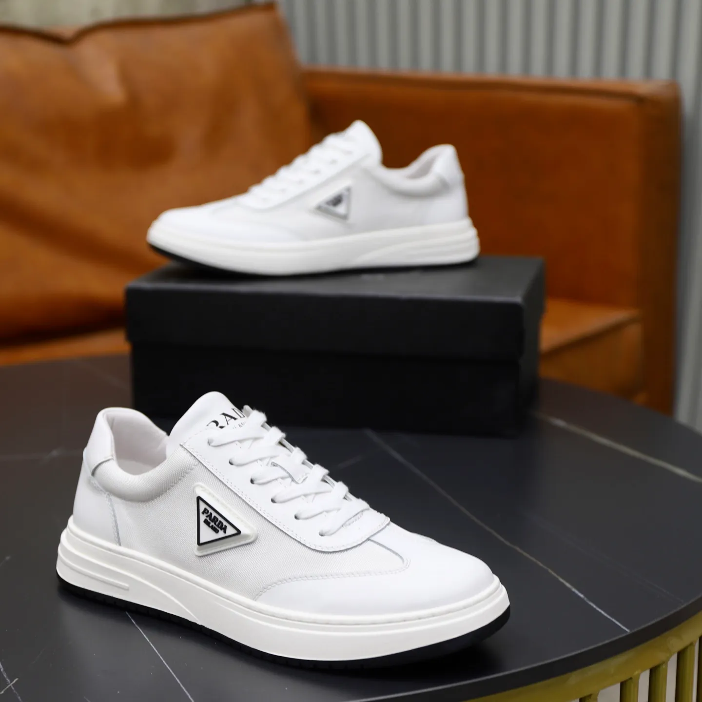 Ex-factory price: 420💰🙅‍♂️🙅‍♂️🙅‍♂️ Brand: PRADA Standard code: 38–44 (45 can be customized) Grade: Same as the official website Material: Original cowhide fabric Comfortable pigskin lining Lightweight wear-resistant outsole Style category: Men's fashionable casual shoes and boots Running sports shoes Distinguished luxury brand elements Top luxury Color: actual picture color